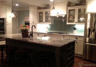 Shaker Painted White & green Kitchen Cabinets