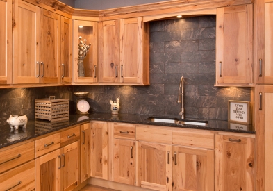 Pioneer Hickory door style in Natural Stain kitchen cabinets