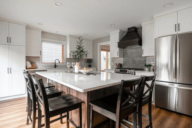 Warm and Sophisticated Modern Farmhouse Kitchen Remodel