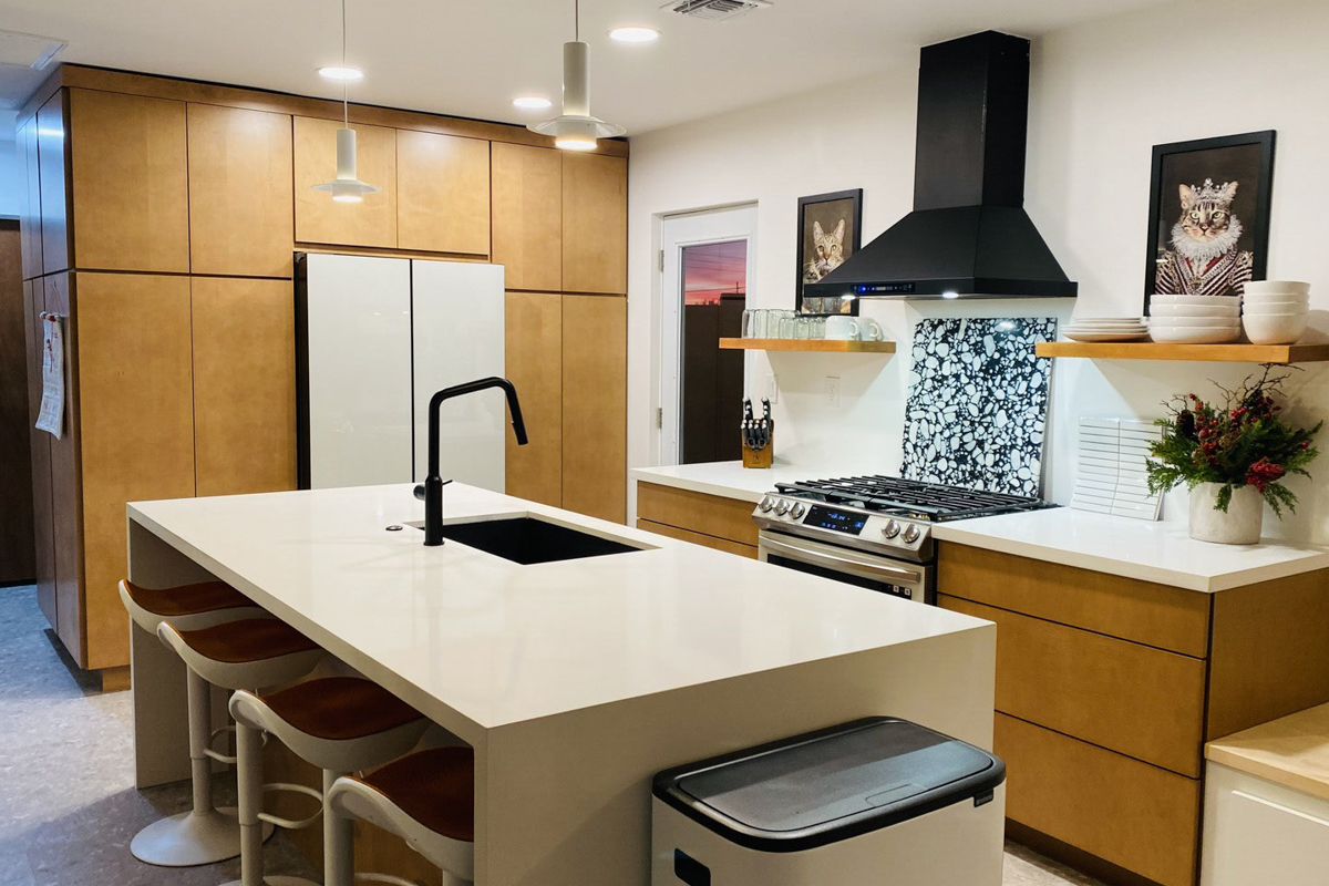 Warm Mid-Century Modern Kitchen Design With Personality