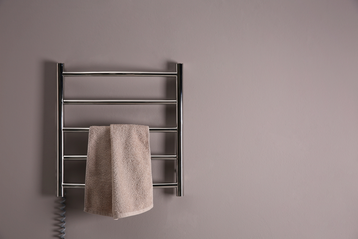 Heated towel bar for the bathroom