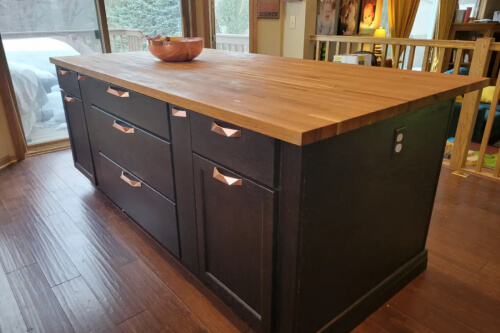 Brady Oak Onyx kitchen cabinets