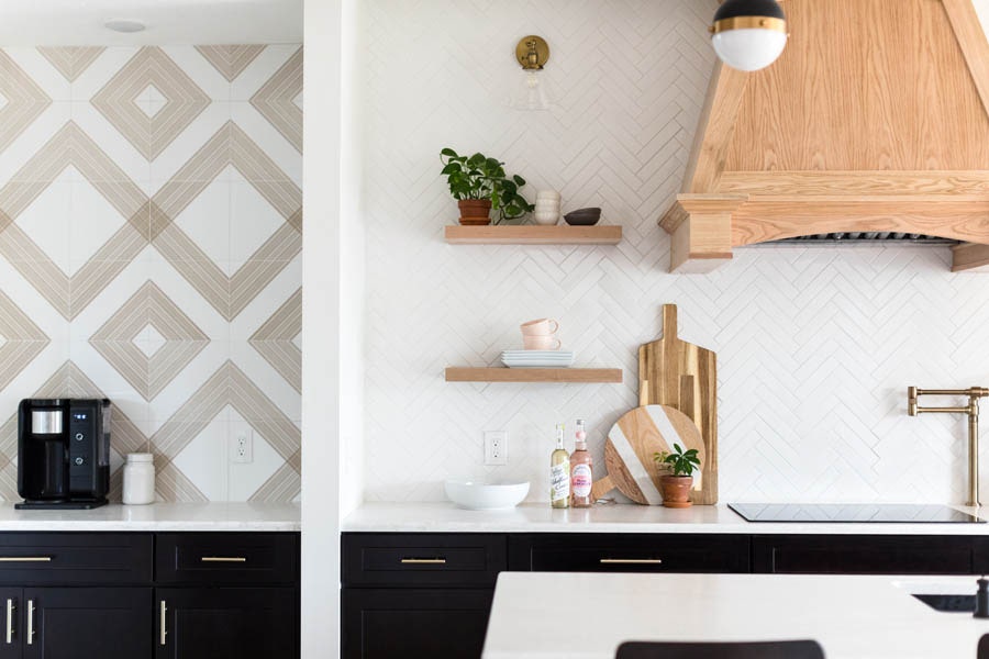 Iconic Shaker style cabinets in modern kitchen