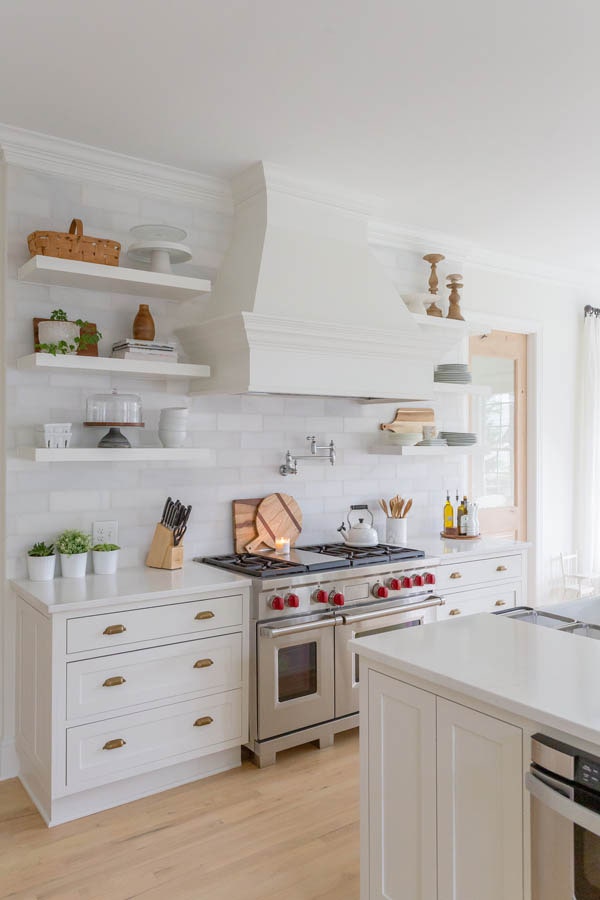 White Inset Door Shaker Cabinet Drawers with stainless steel Wolf range