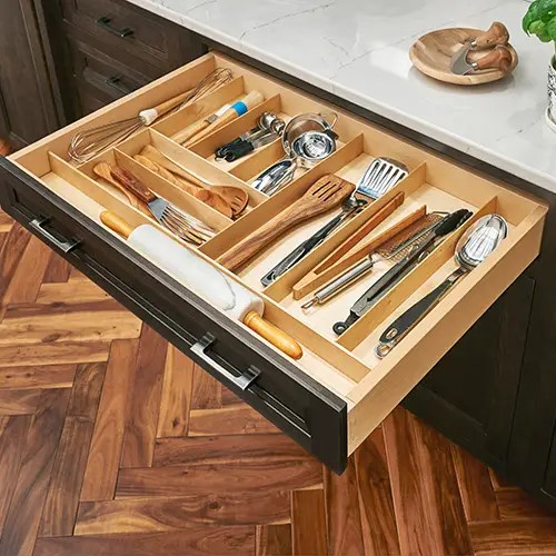 CliqStudios_Craftsman_Utensil_Drawer