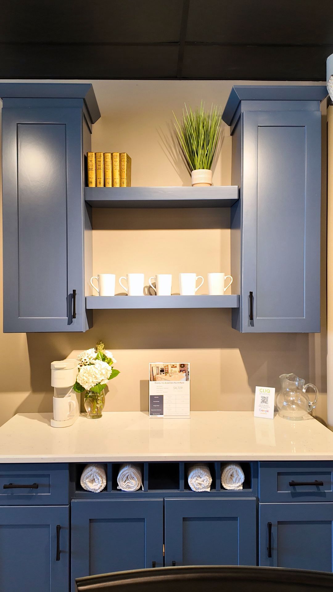 CliqStudios Ann Arbor Michigan showroom vignette in Northfield Ocean shaker cabinets