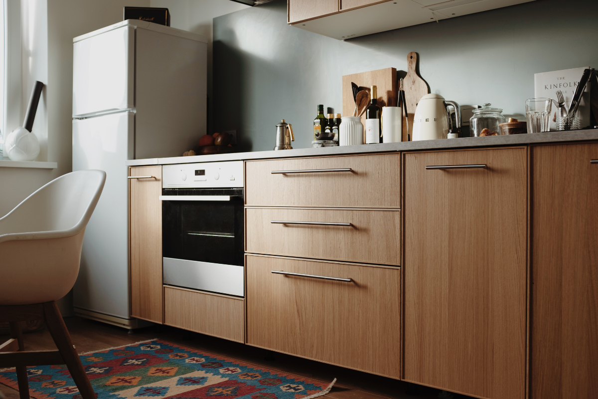 White oak kitchen cabinets with skinny shaker door style