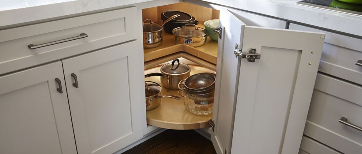 Lazy susan kitchen cabinet with wood spinning trays