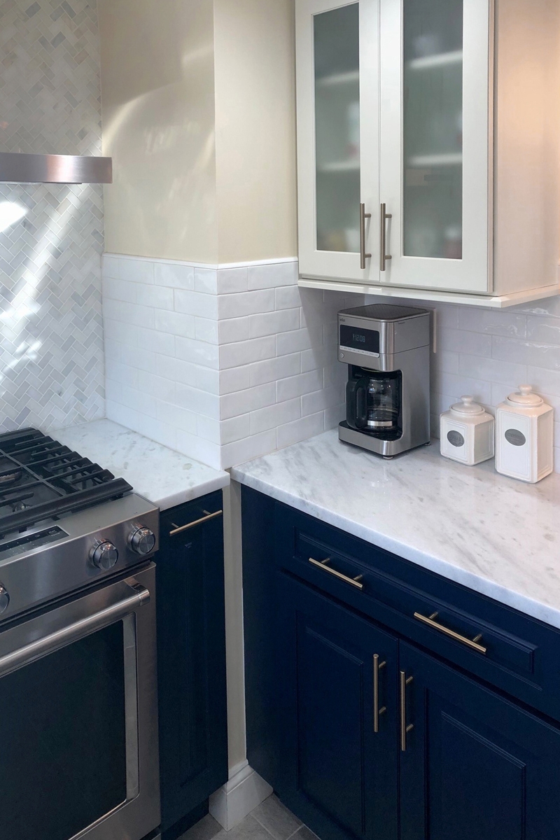 Kitchen corner with stove and cabinet drawers