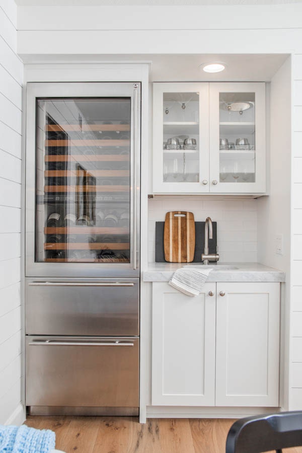 Wet Bar Shaker White Cabinets