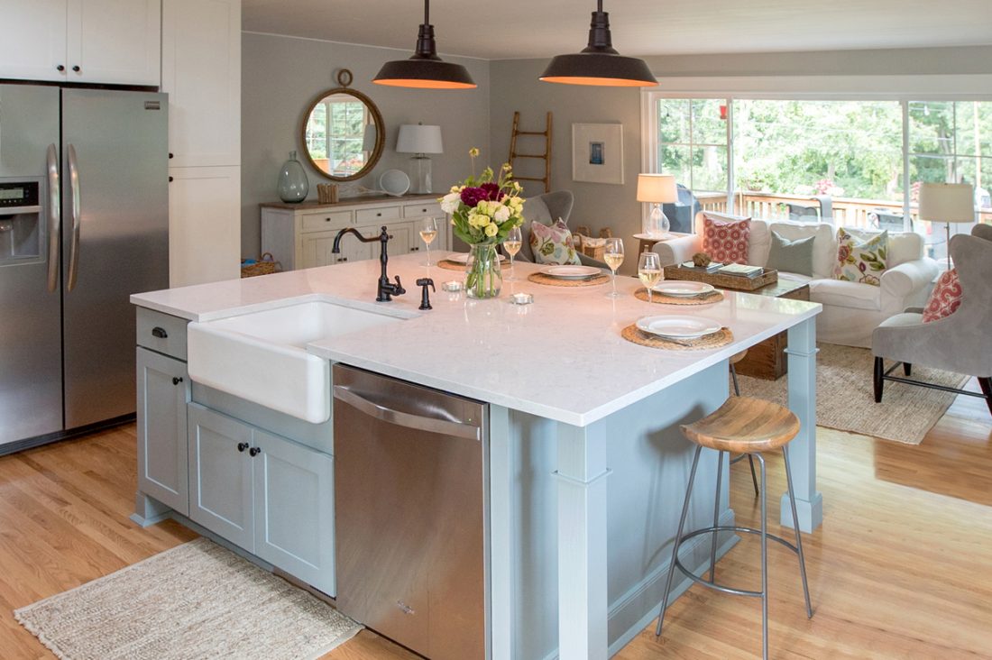 Open kitchen with sink in the island